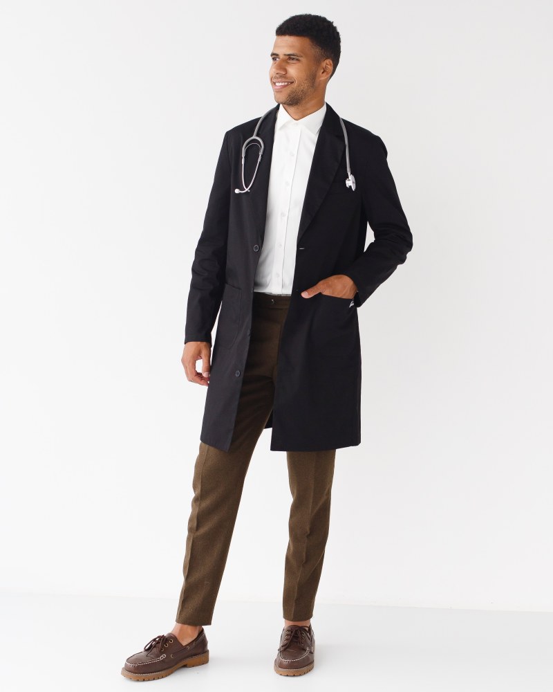 Как может быть оформлена медицинская одежда? Подбираем стильные варианты