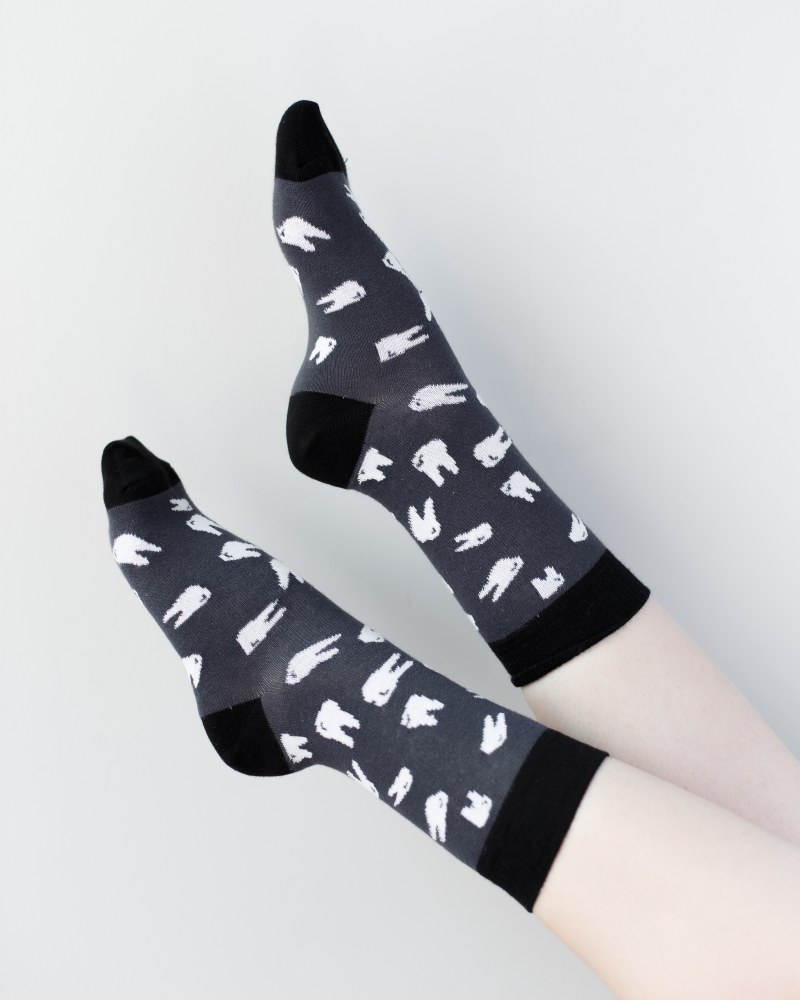 Медицинские носки с принтом Зубики (темно-серые)