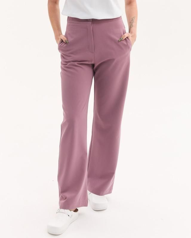 Как довольно быстро подобрать медицинские штаны? Обращаем внимание на важные моменты