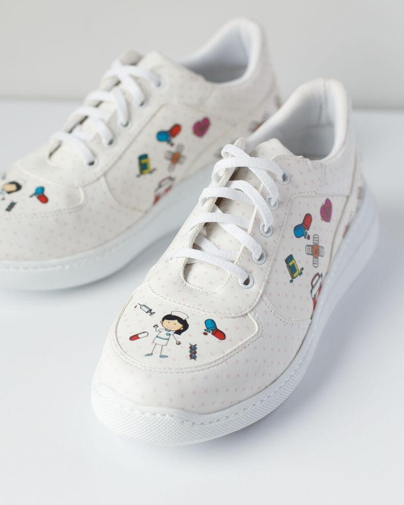 Медицинские кроссовки Bhalat