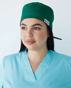 Медицинская классическая шапочка на завязках зеленая