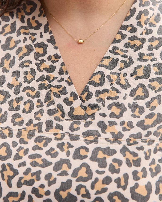 Медична сорочка жіноча Топаз принт Leopard NEW +SIZE 3