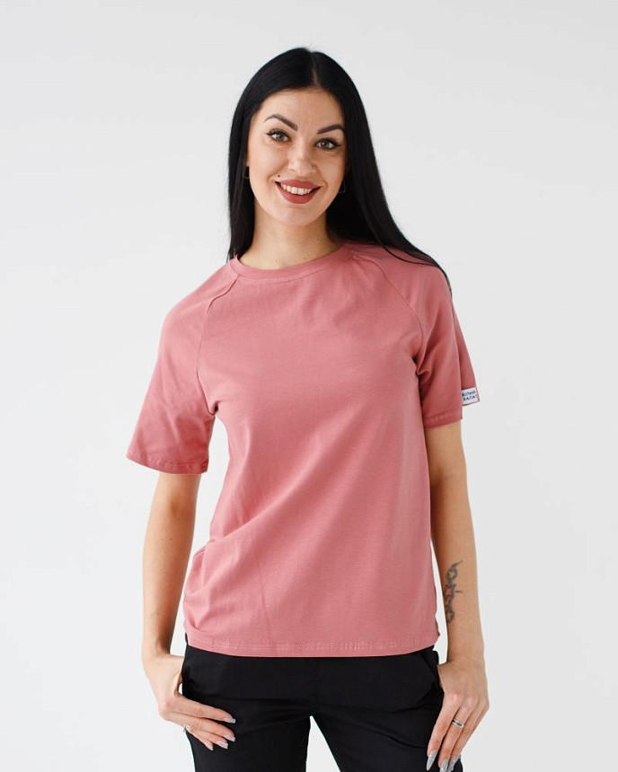 Медицинская футболка-реглан женская пепельно-розовая