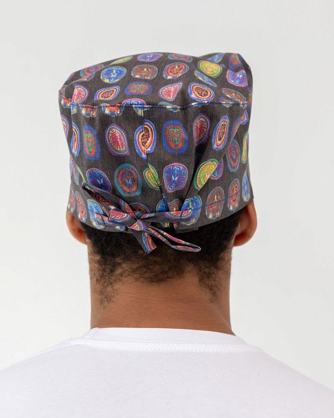 Медицинская классическая шапочка на завязках с принтом MRT 2