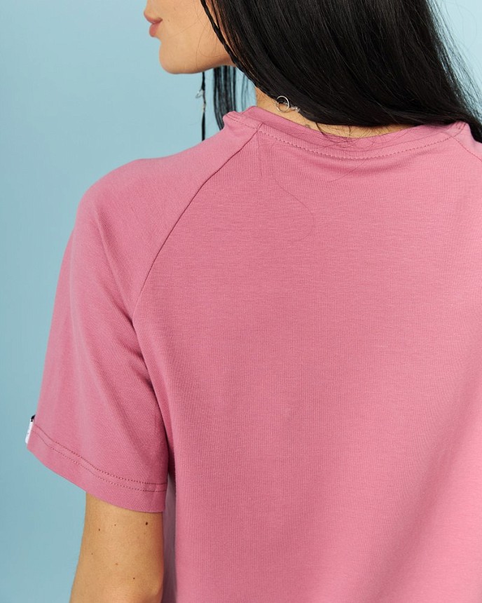 Медицинская футболка-реглан женская розово-лиловая 4