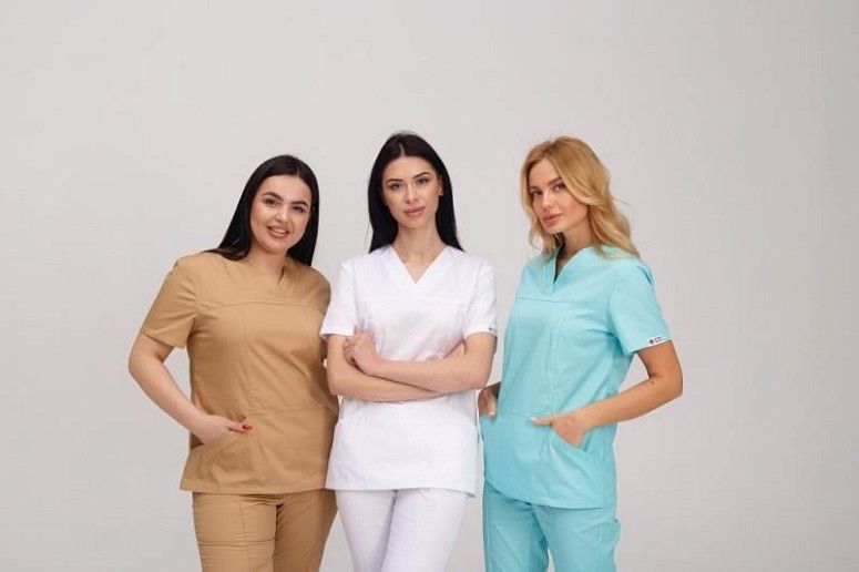Какую подобрать медицинскую одежду на летний период? Обращаем внимание на разновидности