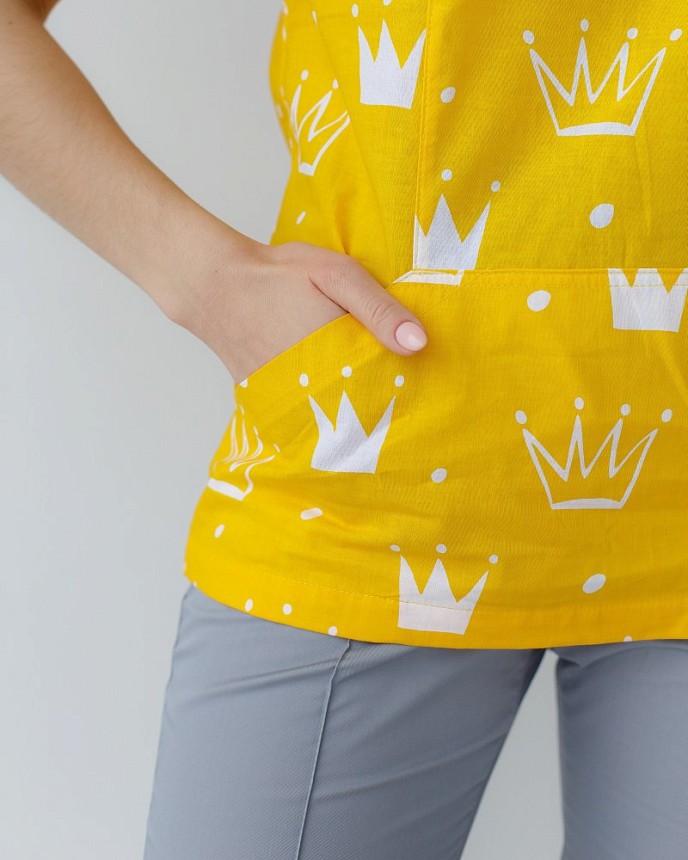 Медична сорочка жіноча Топаз принт корона жовта 5