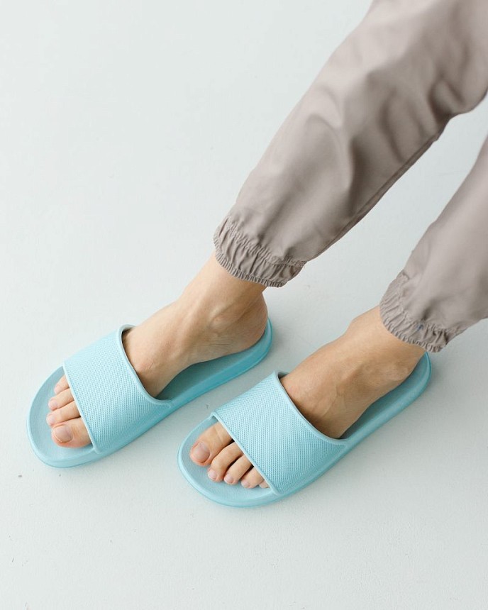 Взуття медичне жіноче шльопанці Coqui Tora блакитний  6