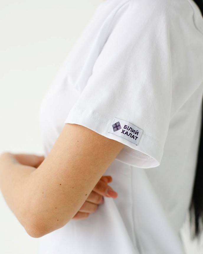 Медична базова футболка жіноча біла 8