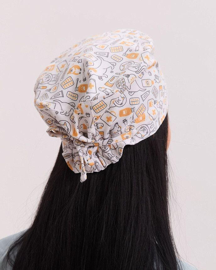 Медична класична шапочка на зав'язках з принтом CatDog 2
