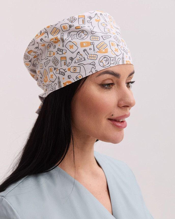 Медична класична шапочка на зав'язках з принтом CatDog