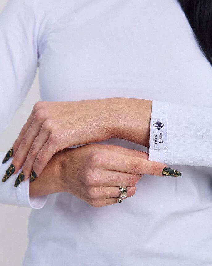 Медицинский лонгслив женский белый 4