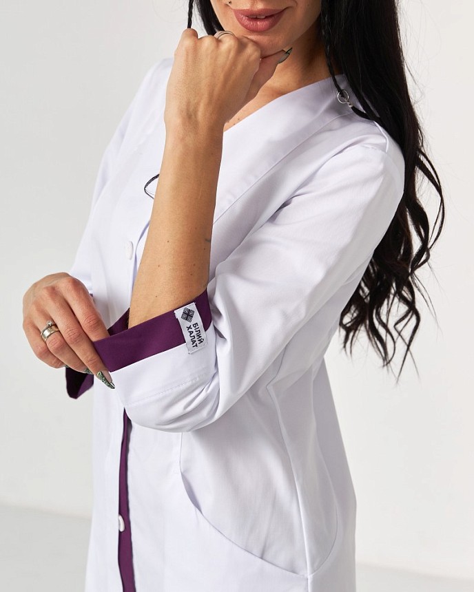 Медицинский халат женский Оливия на пуговицах белый-фиолетовый 7