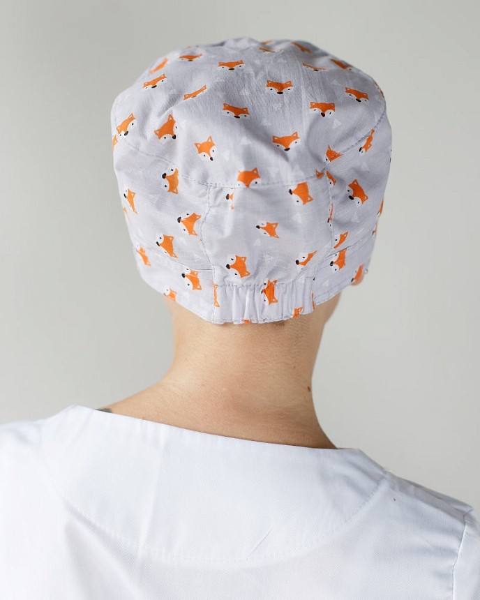 Медицинская шапочка с принтом лисички персиковые 3