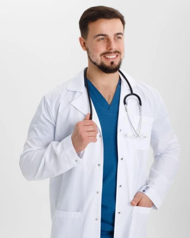 Какие могут быть детали в медицинской одежде? Разбираемся во всех тонкостях